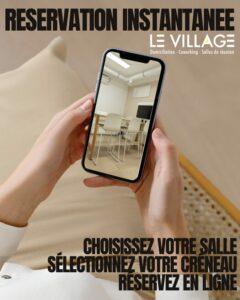 Réservation salle en ligne au Village Socrate sur laptop et smartphone