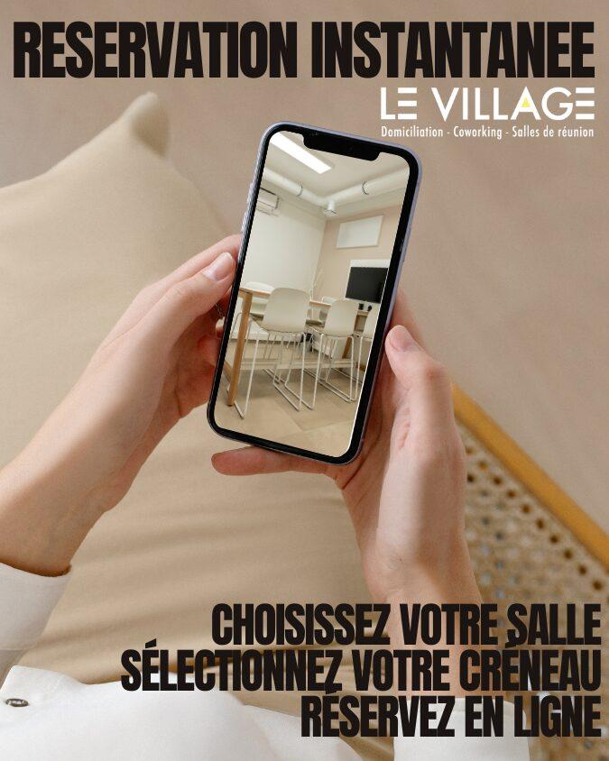 Réservation salle en ligne au Village Socrate sur laptop et smartphone